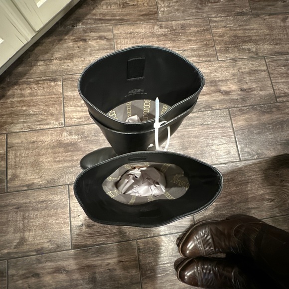 Tory Burch 7.5 T Hardware Riding Boot Black Leather Store Display - Picture 6 of 7